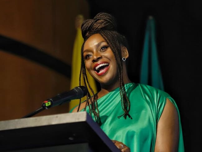 Hablamos de identidad por justicia: Chimamanda Ngozi en la inuguración de la FILBo