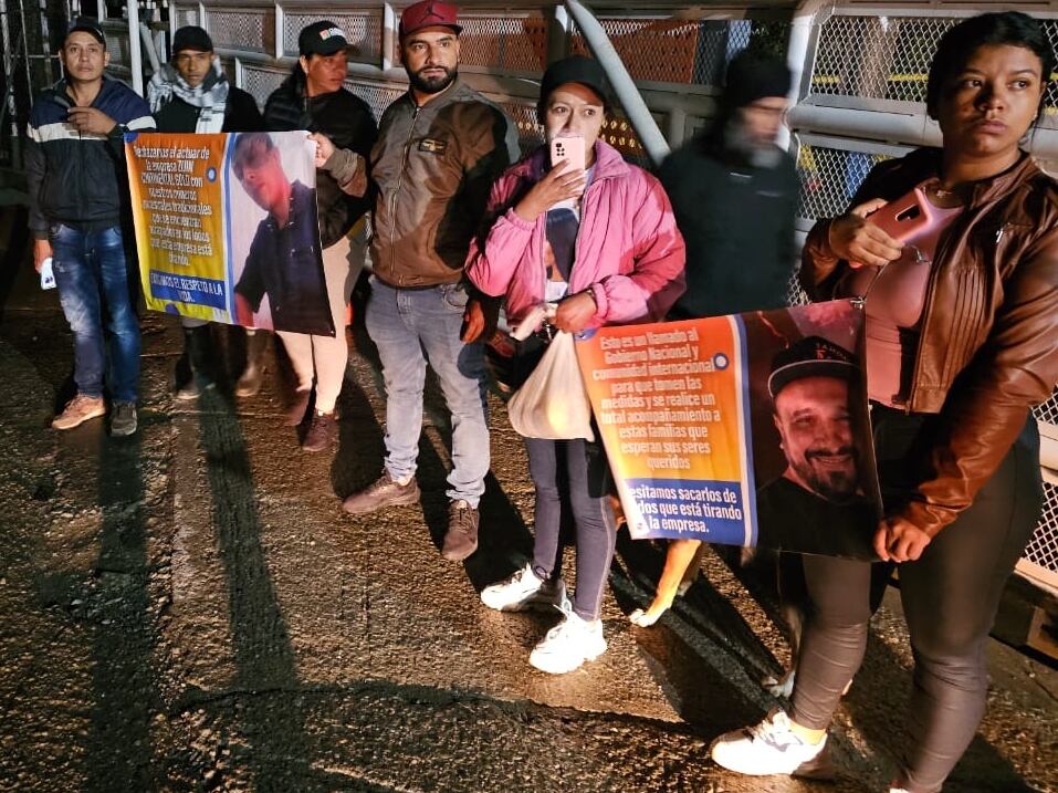 Familiares de mineros atrapados en un socavón en Buriticá adelantan plantón en la Zijin Continental Gold. Foto: cortesía
