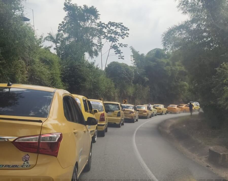 Protesta de taxistas en el área metropolutana de Bucaramanga