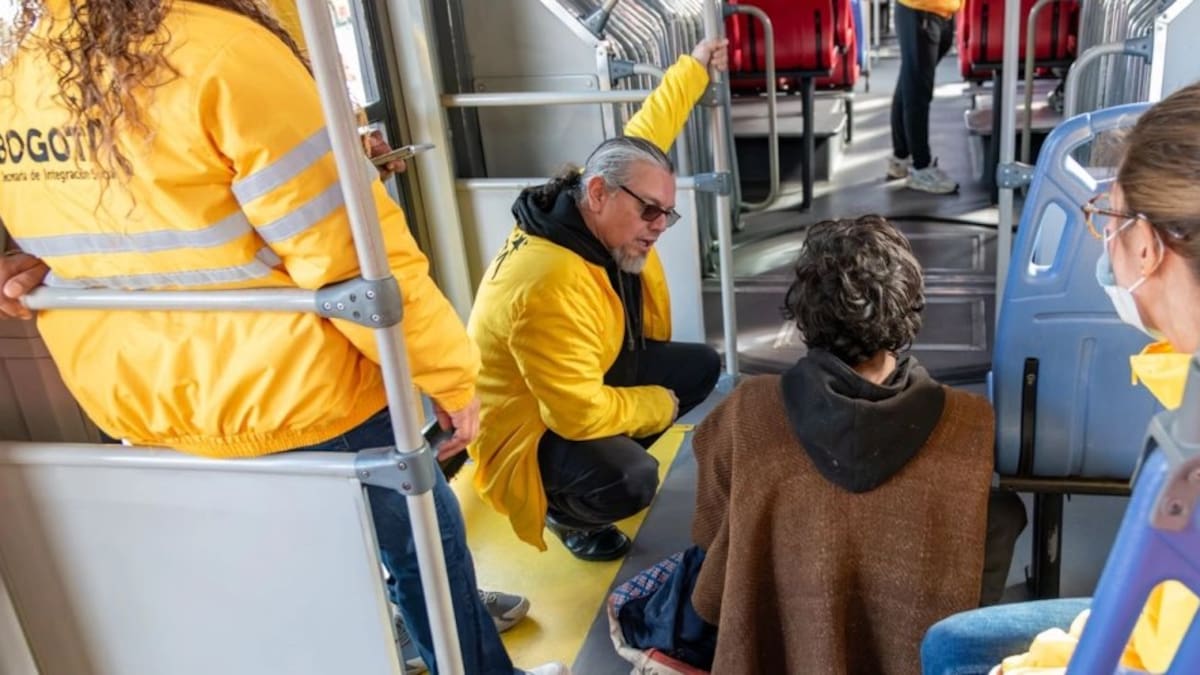 Crecen quejas por habitantes de calle en TransMilenio, mientras Distrito duplica esfuerzos sociales