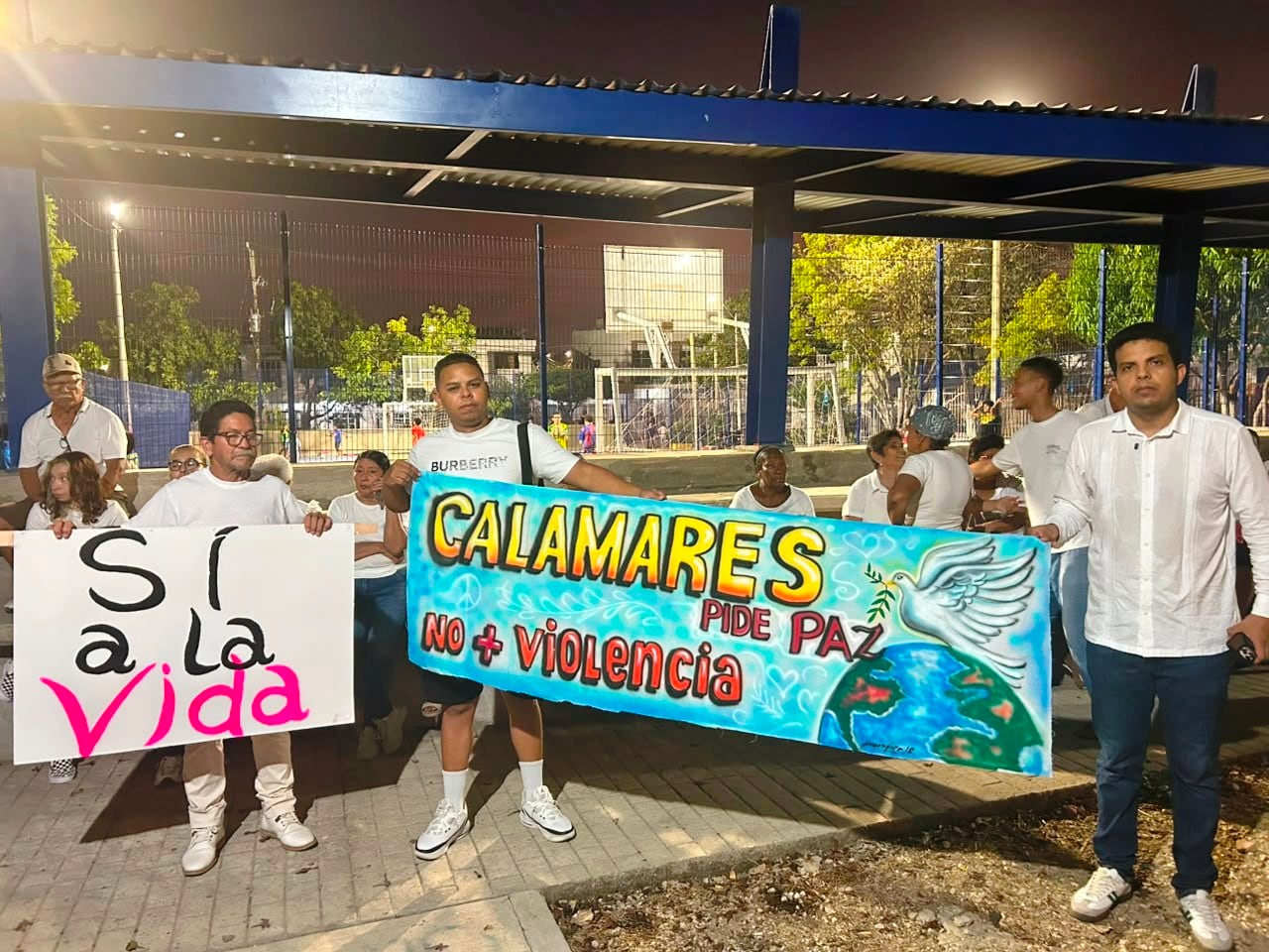 Velatón en el barrio Los Calamares de Cartagena para rechazar actos de violencia