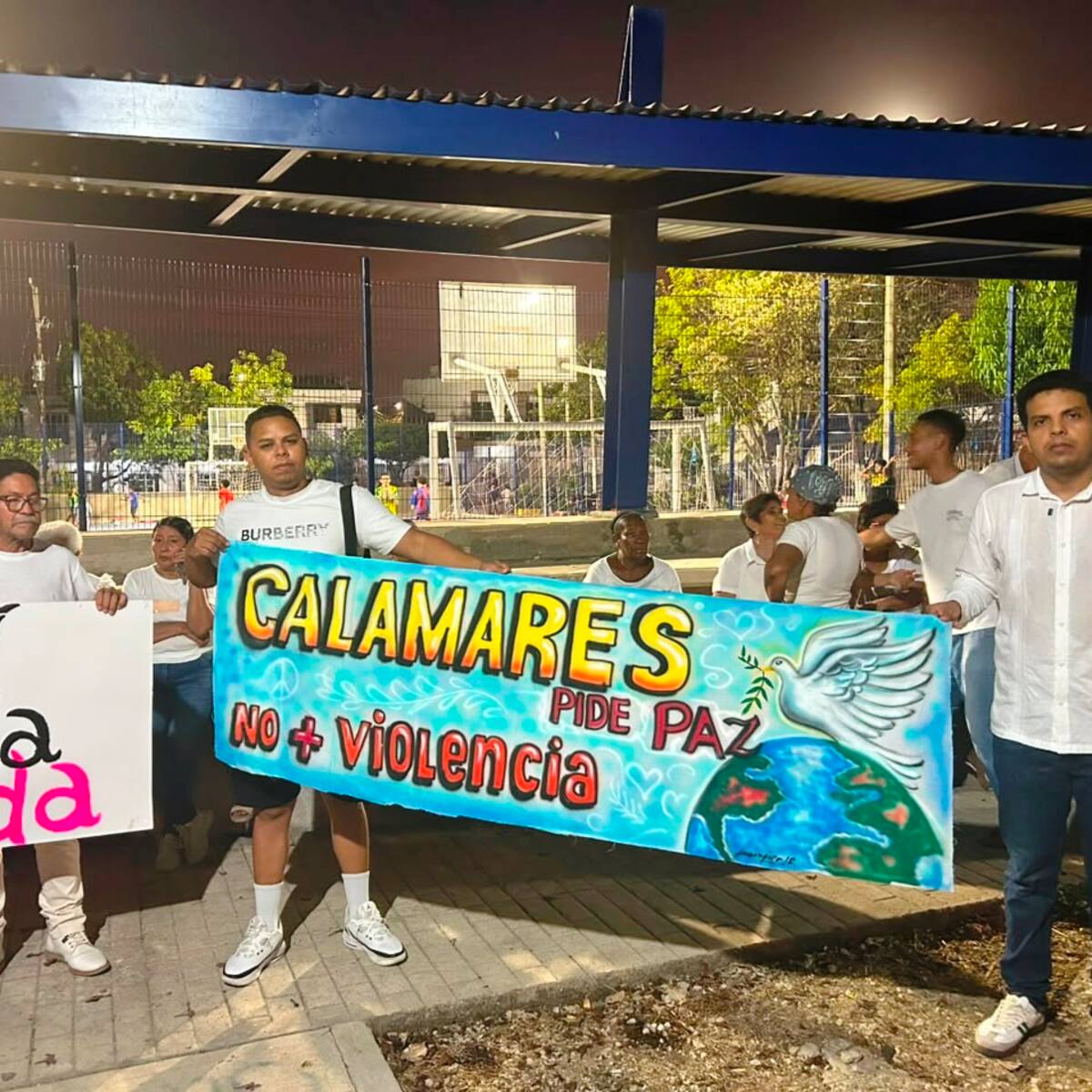 Velatón en el barrio Los Calamares de Cartagena para rechazar actos de violencia