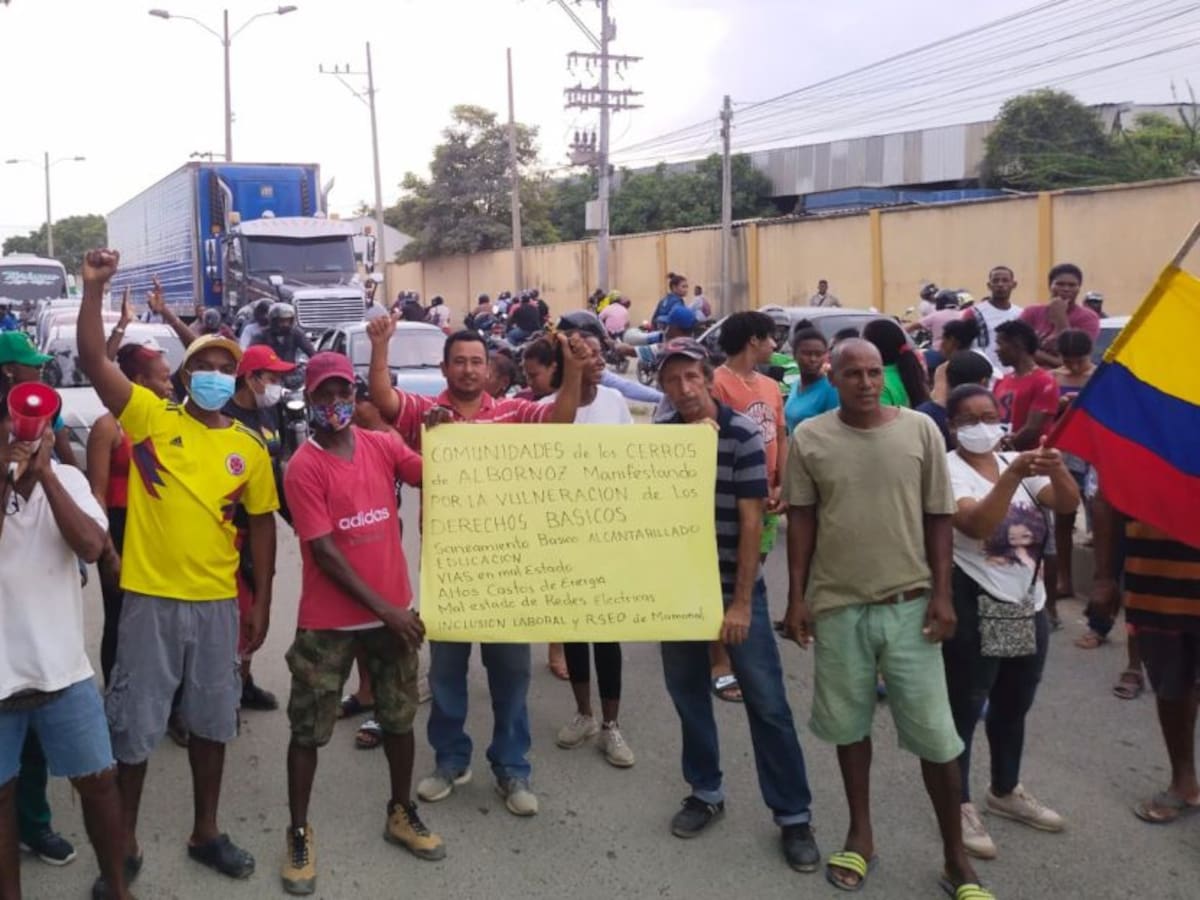 Bloqueo de comunidades colapsó movilidad en sector industrial de Cartagena