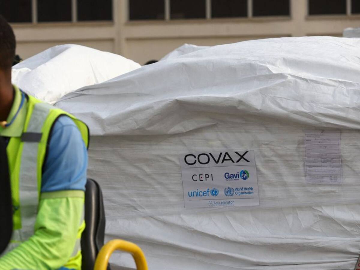 Covax hace su primera entrega de vacunas financiadas en el mundo