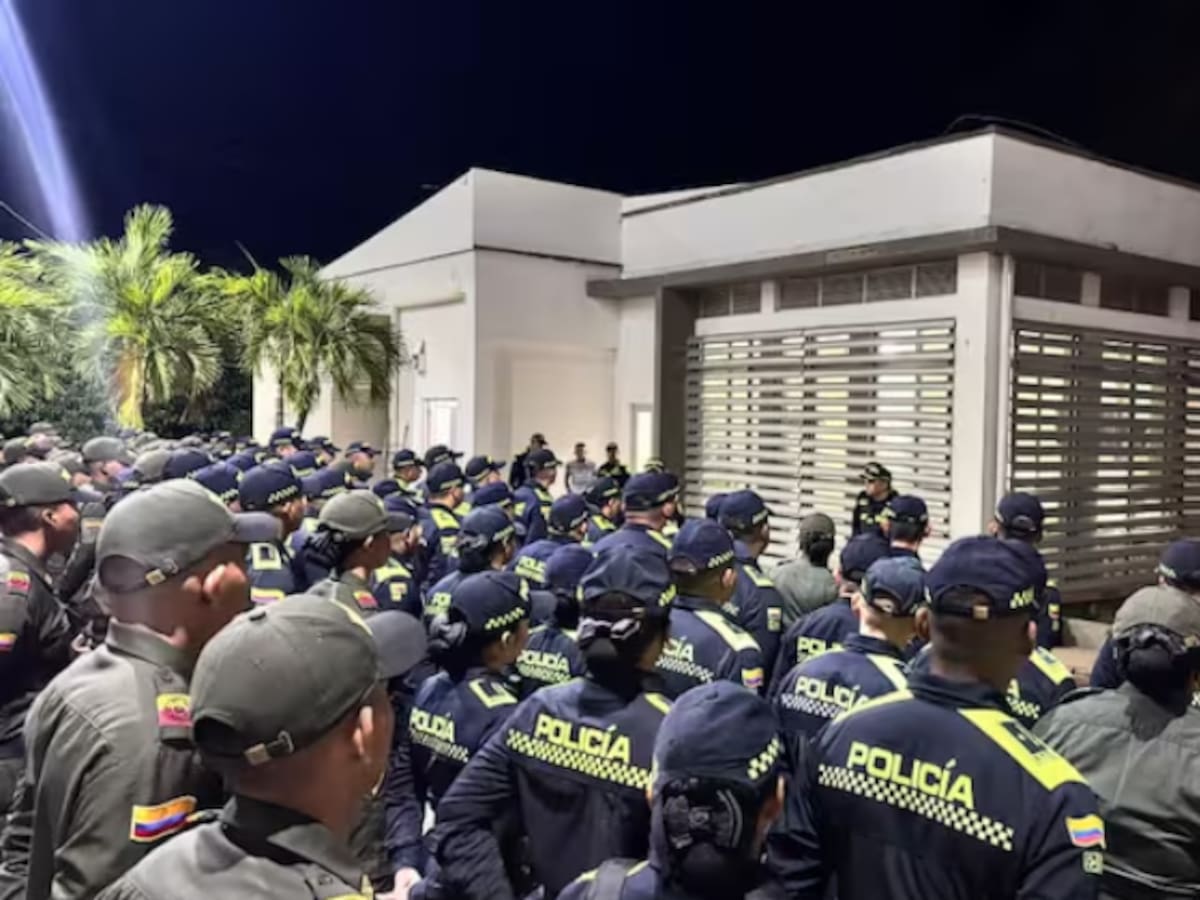 Cuatro policías heridos y dos capturados tras protestas al cierre de la jornada electoral