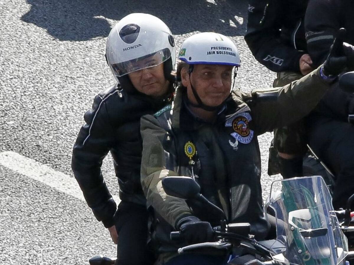 Bolsonaro deberá pagar 100 dólares de multa por incumplir medidas COVID-19