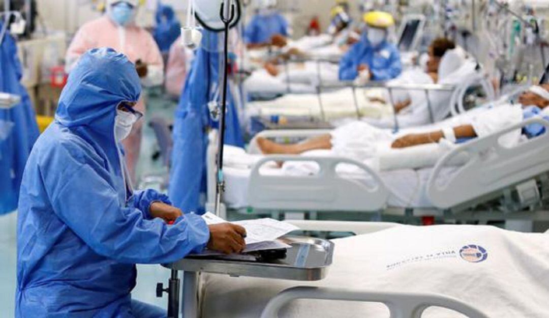 Médicos no descartan nuevas restricciones por ocupación de las UCI
