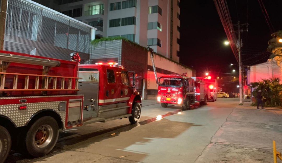 Dos móviles de Bomberos llegaron al lugar de la emergencia. 