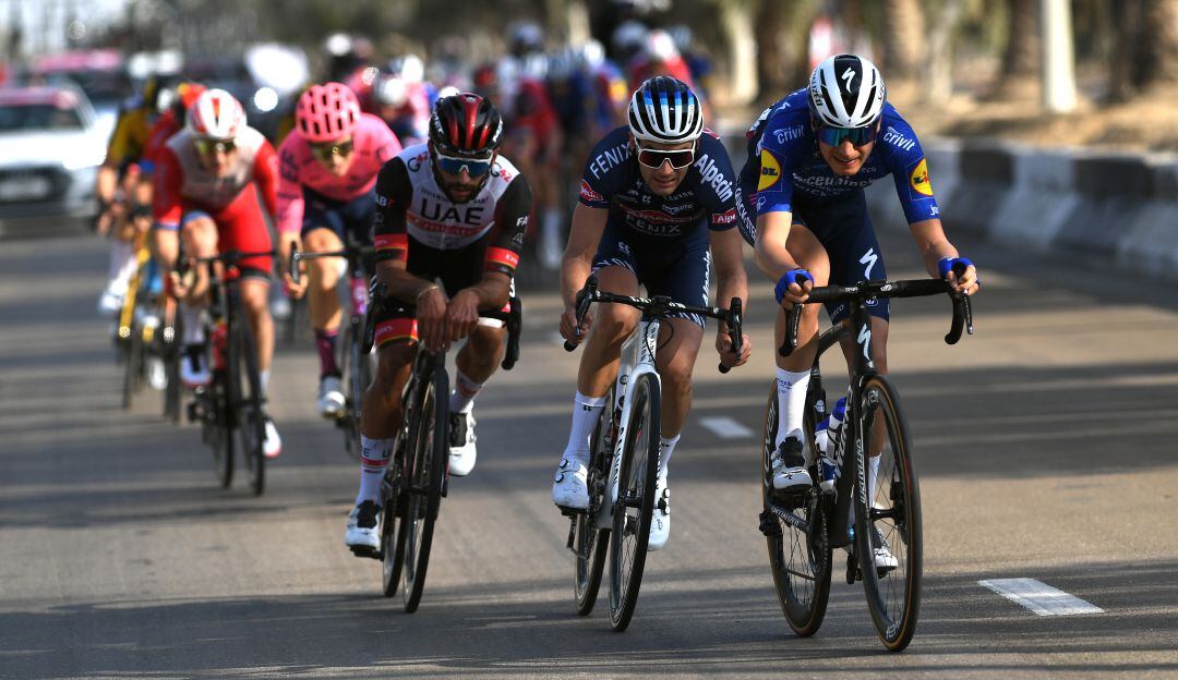 Fernando Gaviria terminó en la novena posición durante la cuarta etapa del Tour de los Emiratos Árabes Unidos.