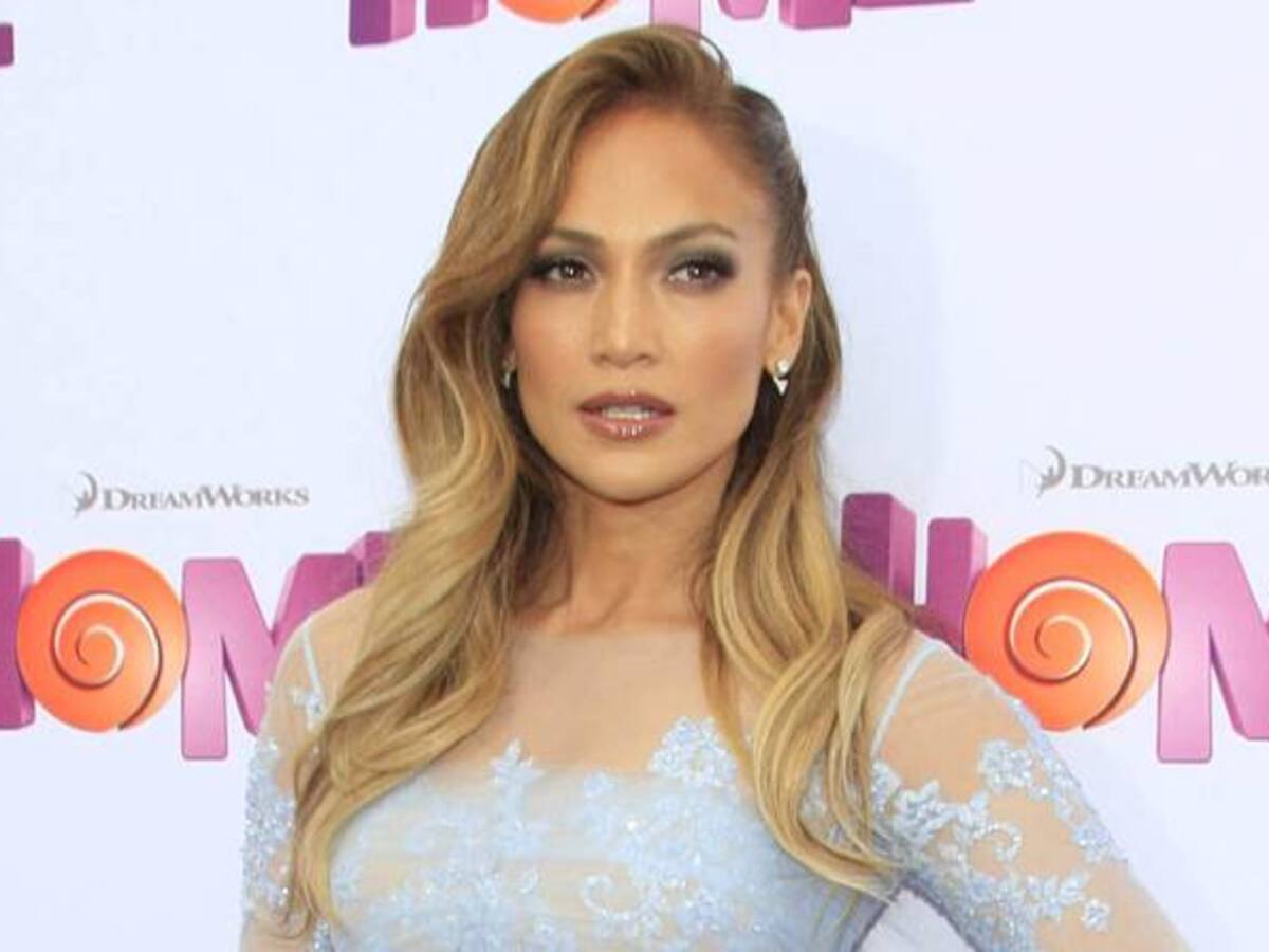 Jennifer Lopez se mantiene joven renunciando al alcohol y al café