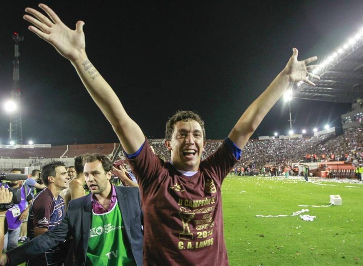 Lanús alcanzó su segundo título internacional, al derrotar a Ponte Preta en la final de Copa Sudamericana con marcador global 3-1. El 'granate' había sido campeón de la Copa Conmebol en 1996.