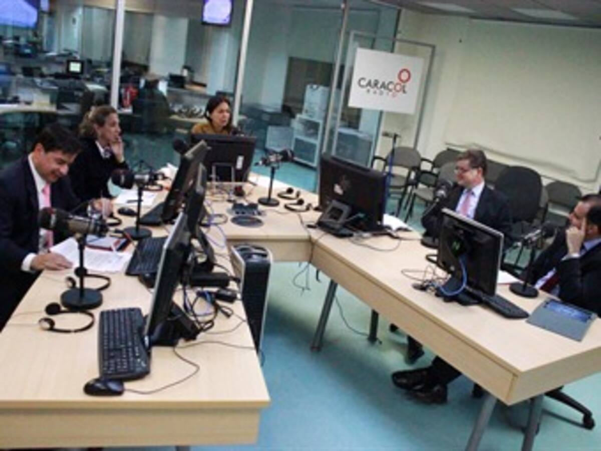 La eutanasia no hay que verla sólo como un tema religioso: Oscar Iván Zuluaga