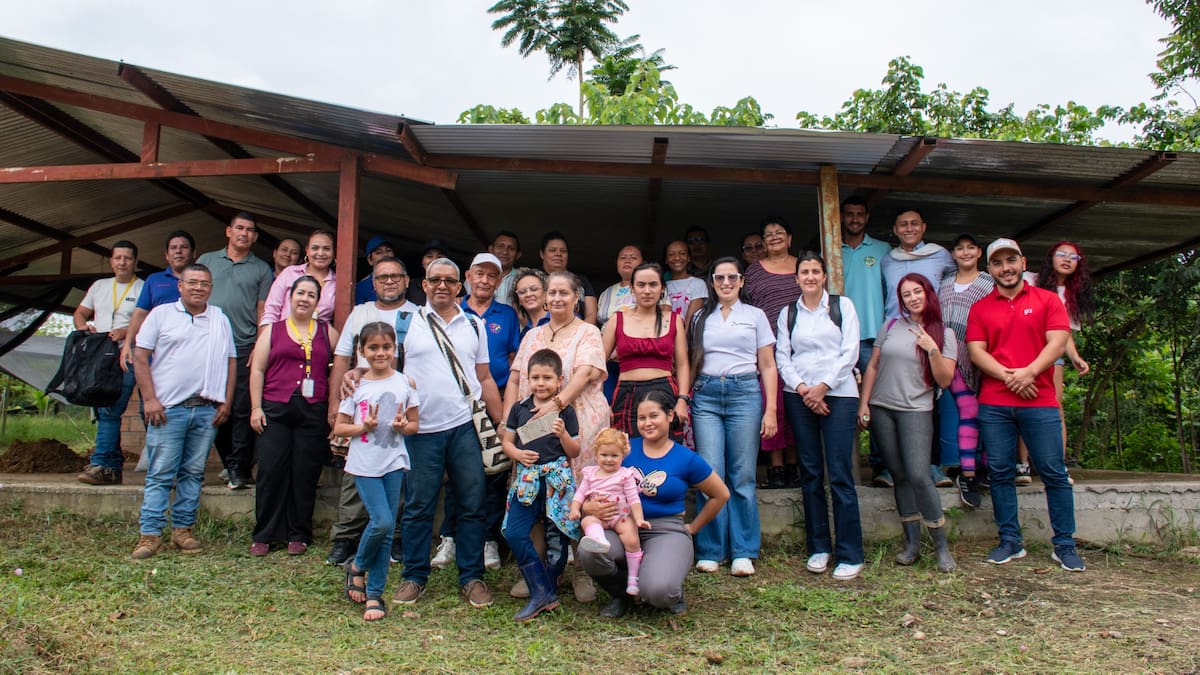 Víctimas, firmantes de paz y jóvenes impulsan la restauración ambiental en El Doncello