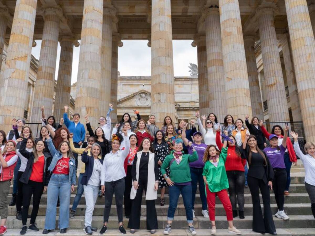 1.112 mujeres aspiran llegar al Congreso de la República en el 2022