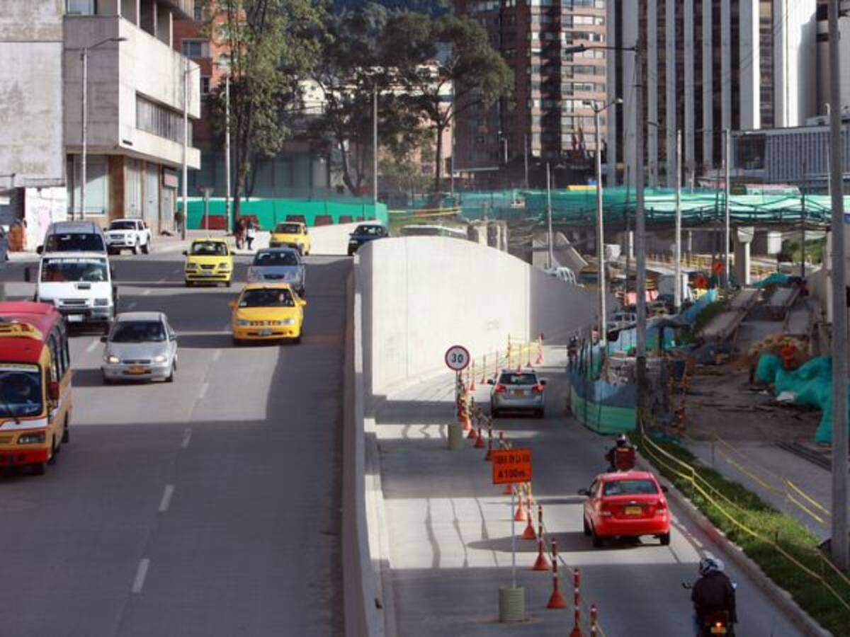 Descubren documentos de pagos de coimas en contratos de Transmilenio por la 26