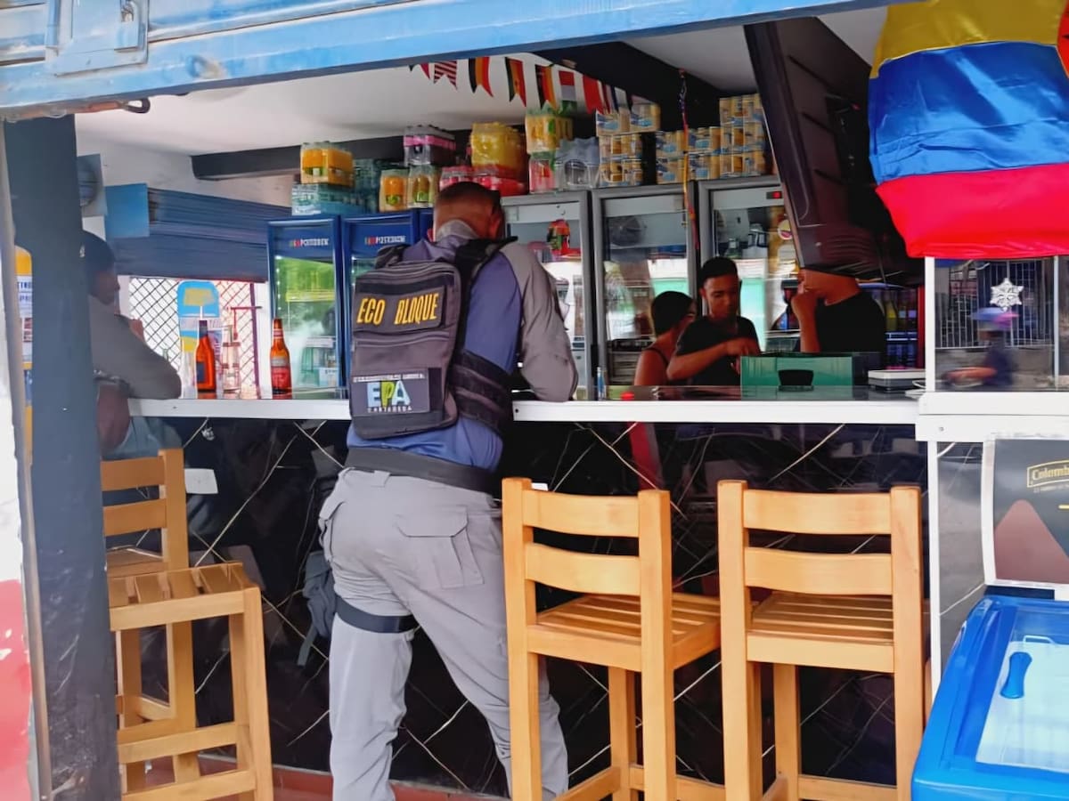 Guardia Ambiental y EPA Cartagena realizan control de ruido en negocios del barrio Olaya