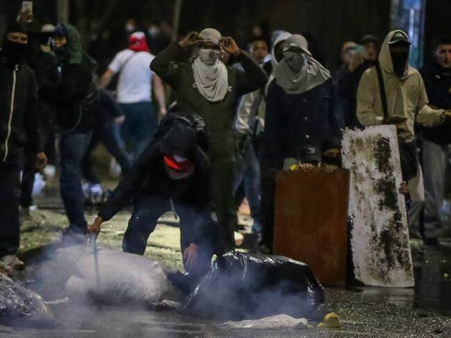 Noche de caos en Bogotá: Disturbios en varias zonas tuvieron en vilo a la comunidad