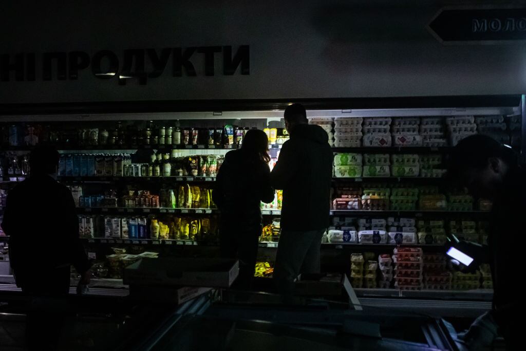 Ucrania sin luz. (Photo by Yevhenii Zavhorodnii/Global Images Ukraine via Getty Images)