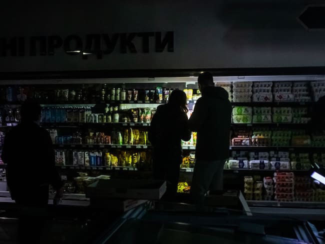 Ucrania sin luz. (Photo by Yevhenii Zavhorodnii/Global Images Ukraine via Getty Images)