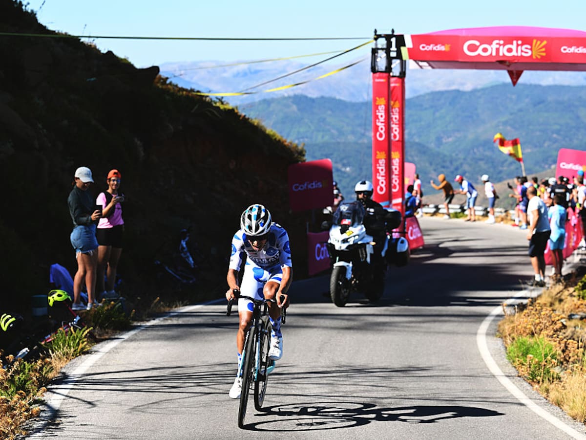 Santiago Buitrago rompe en llanto tras perder la etapa 19 en Vuelta a España: vea el emotivo momento