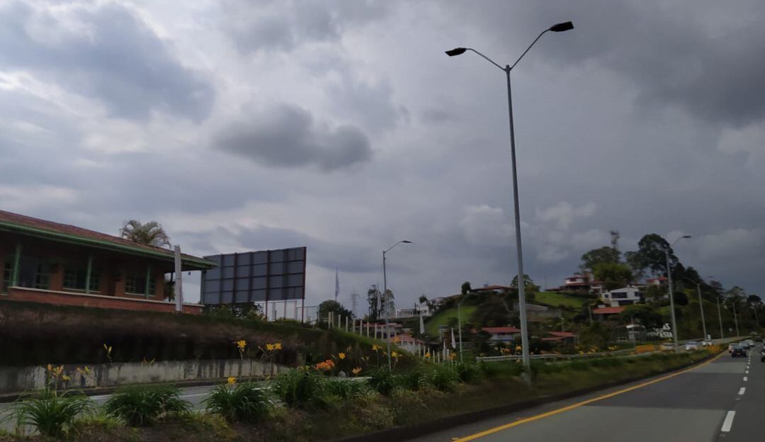 Vía Armenia-Circasia 