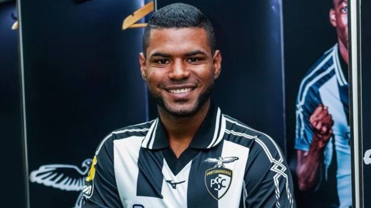 Roberto Hinojosa fue presentado en el Portimonense de Portugal