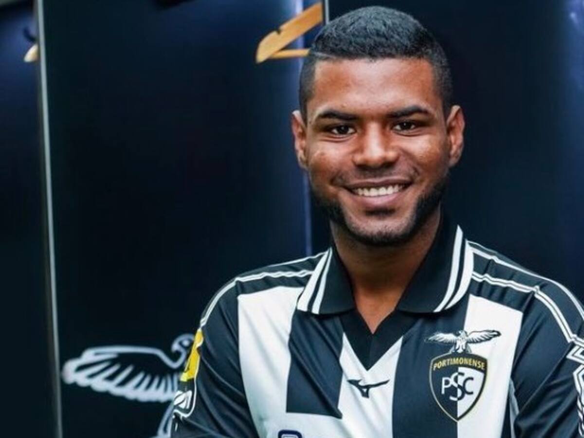 Roberto Hinojosa fue presentado en el Portimonense de Portugal