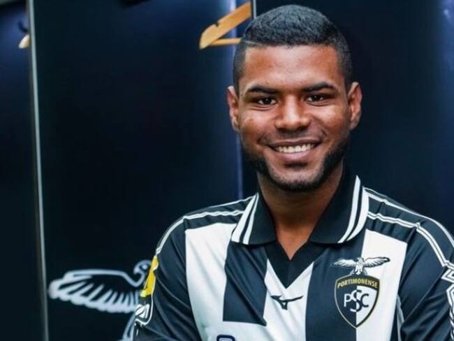 Roberto Hinojosa fue presentado en el Portimonense de Portual / @PortimonenseSAD