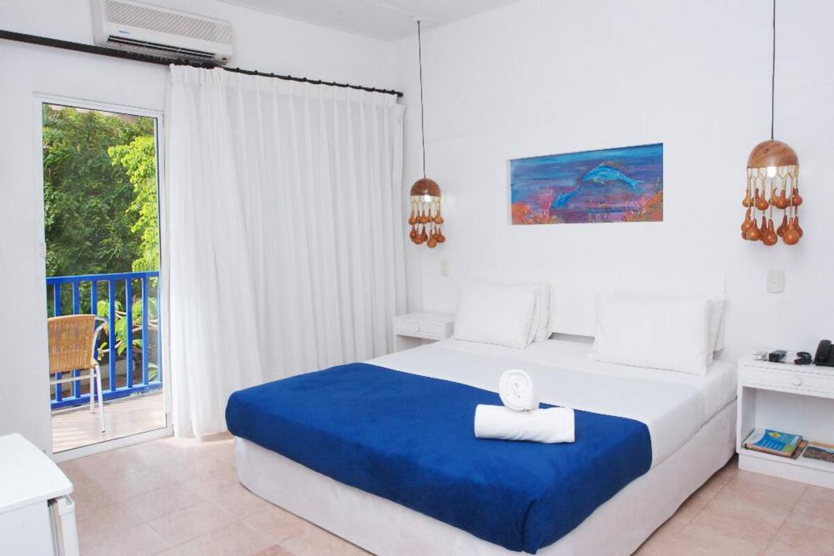 Con estilo contemporáneo y tradición europea, en el exclusivo sector de Taganga, el Hotel Ballena Azul ofrece paquetes exclusivos para Semana Santa.