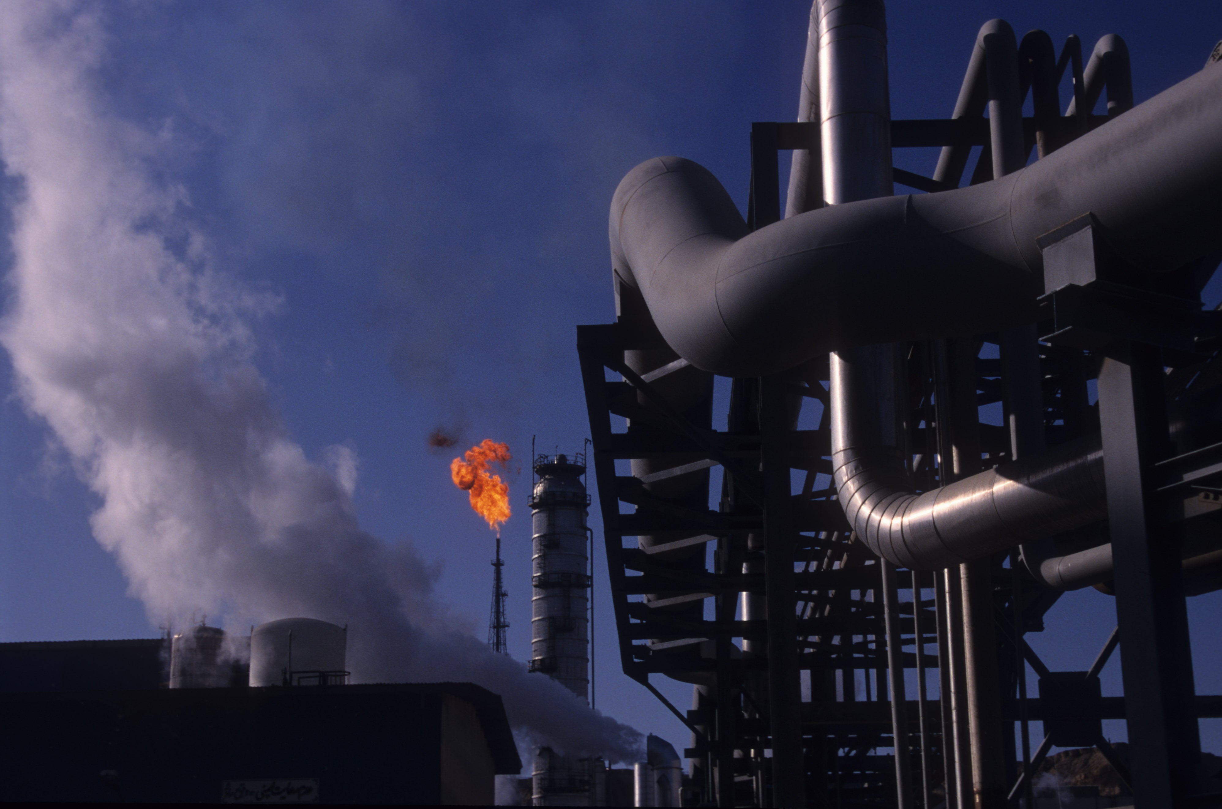 Producción petrolera en la isla de Kharg en el golfo Pérsico, en la costa de Irán.
(Foto: Kaveh Kazemi/Getty Images)