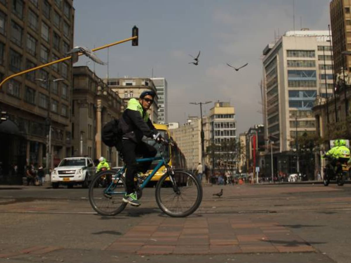 Jóvenes en proceso de rehabilitación recuperan el espacio público de Bogotá