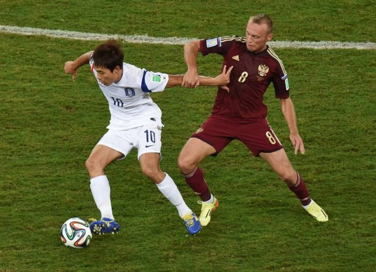 Los goles del partido que cerró la primera fecha del Mundial los marcaron Lee y Kherzakov.