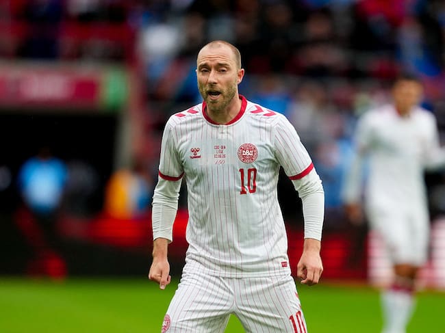 Christian Eriksen vuelve a desvanecerse en medio de un partido: esto fue lo que pasó. (Photo by Ulrik Pedersen/NurPhoto via Getty Images)