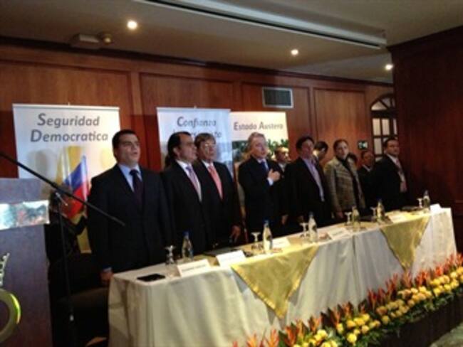 Santos "toteó" los tres huevitos: Uribe en Encuentro Nacional del Centro Democrático