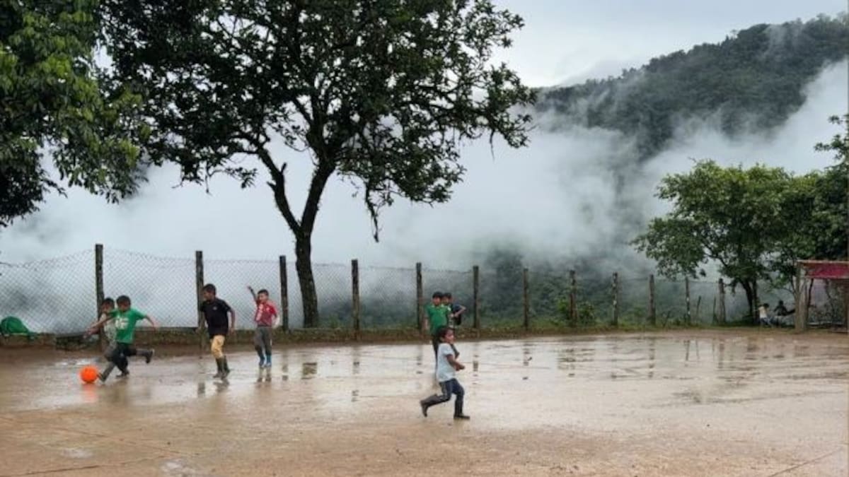 Santander invierte más de $800 millones para fortalecer educación del pueblo indígena U’WA