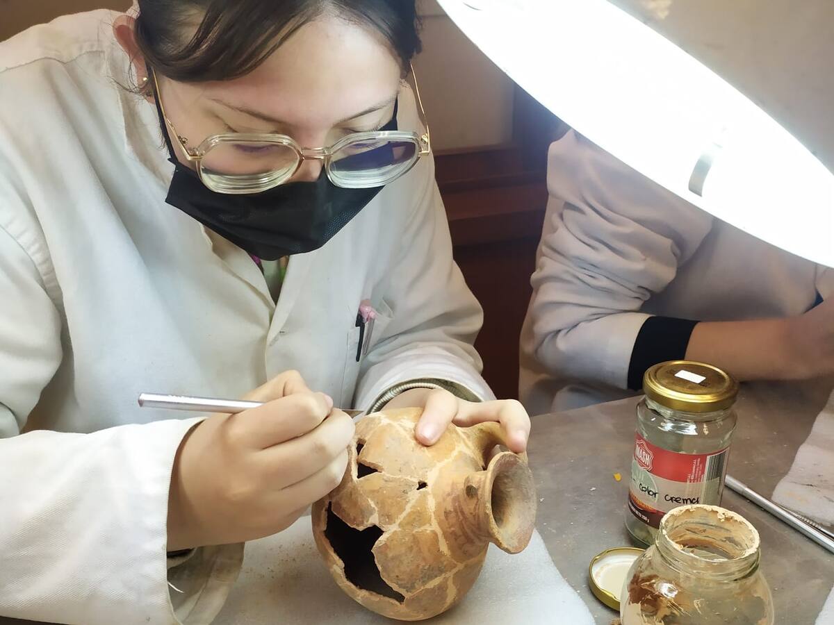 Estudiantes restauraron piezas arqueológicas de más de 500 años de antigüedad
