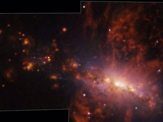 19/04/2024 Gas (en rojo, arriba y abajo) es expulsado de la galaxia cercana NGC 4383.
POLITICA INVESTIGACIÓN Y TECNOLOGÍA
WATTS ET AL, 2024