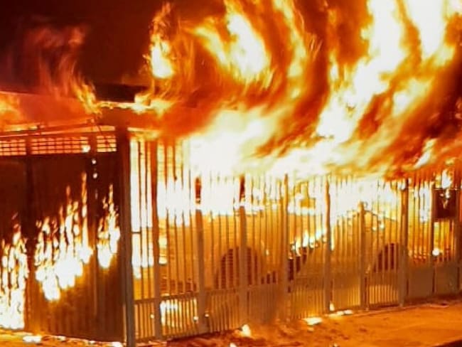 Voraz incendio en Girón dejó una persona en la UCI