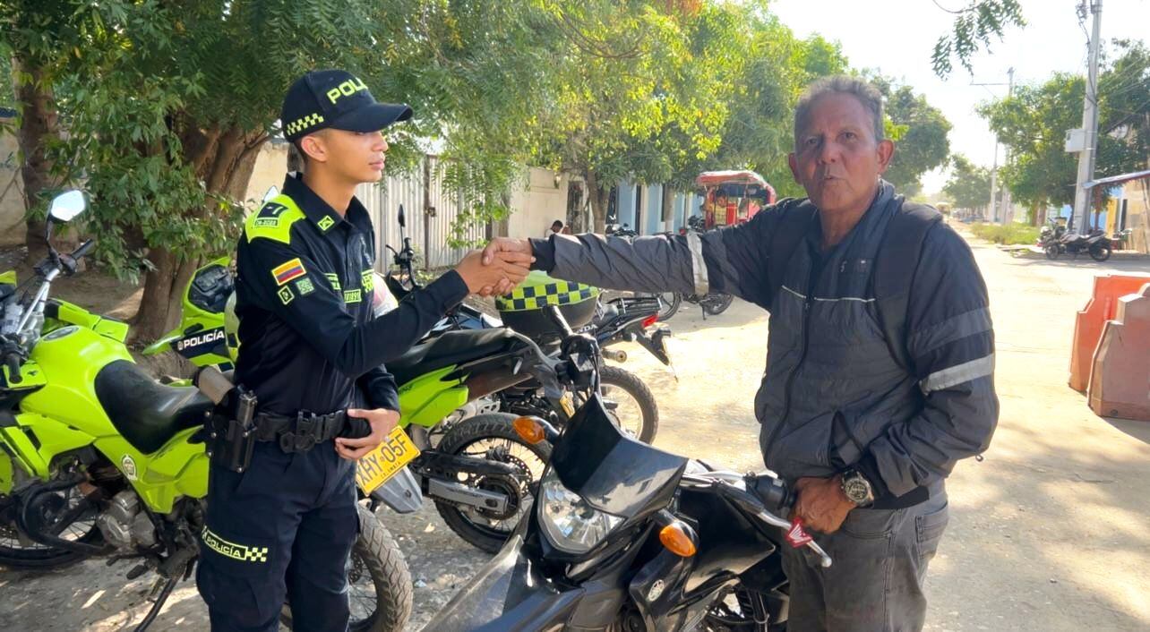 ¡Le devolvieron la herramienta de trabajo! Recuperan moto robada a mensajero
