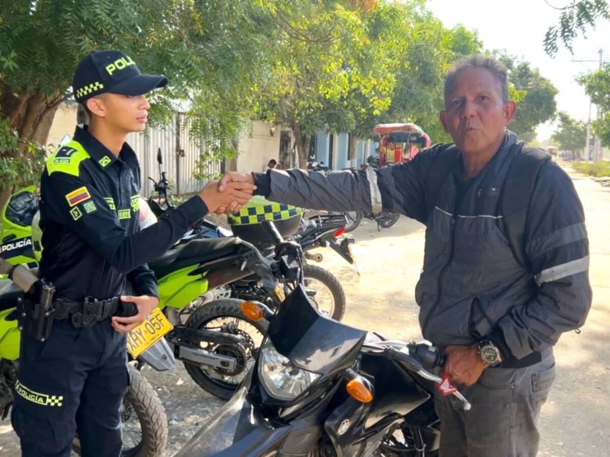 ¡Le devolvieron la herramienta de trabajo! Recuperan moto robada a mensajero