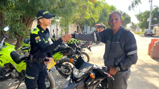 ¡Le devolvieron la herramienta de trabajo! Recuperan moto robada a mensajero