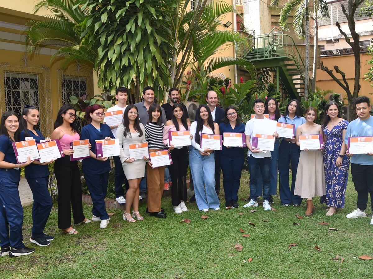 Las becas en memoria de un empresario entregadas por la Unab