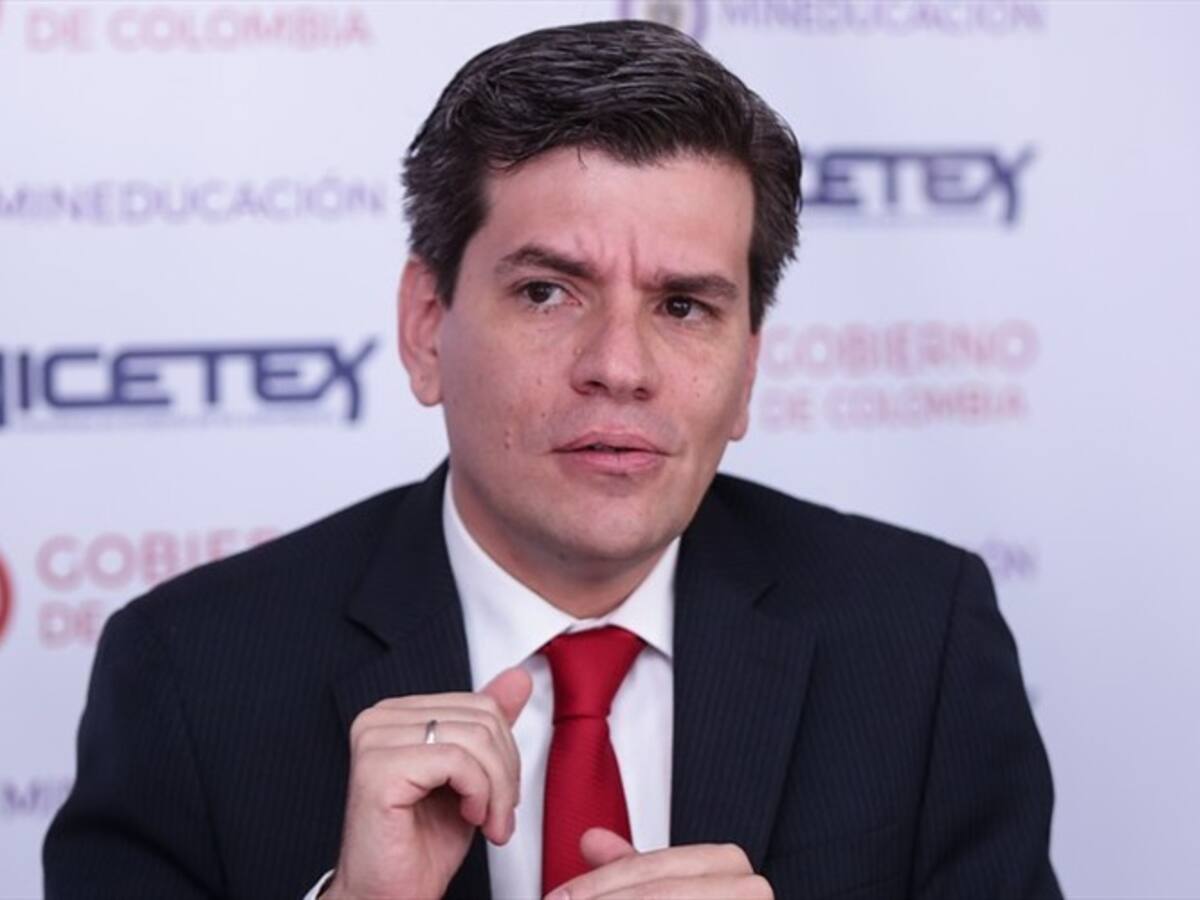Más de 100 mil familias se verán afectadas en sus cuotas por desfinanciación: exdirector del ICETEX