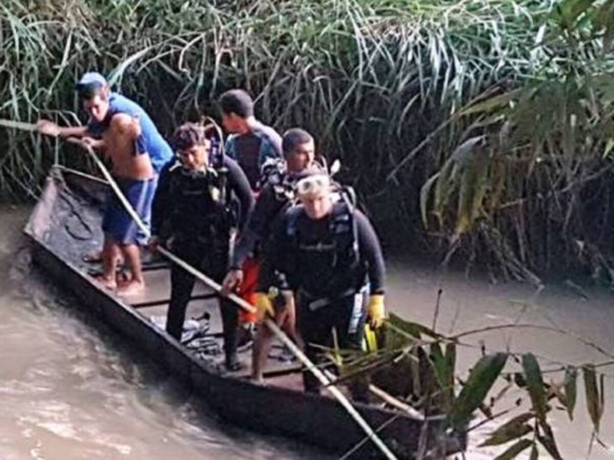Continúan la búsqueda de estudiante desaparecido en el rio Frayle
