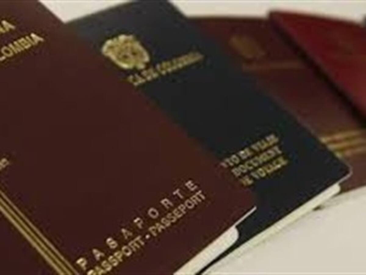 Más de 700 personas intentaron salir de Colombia con documentación falsa