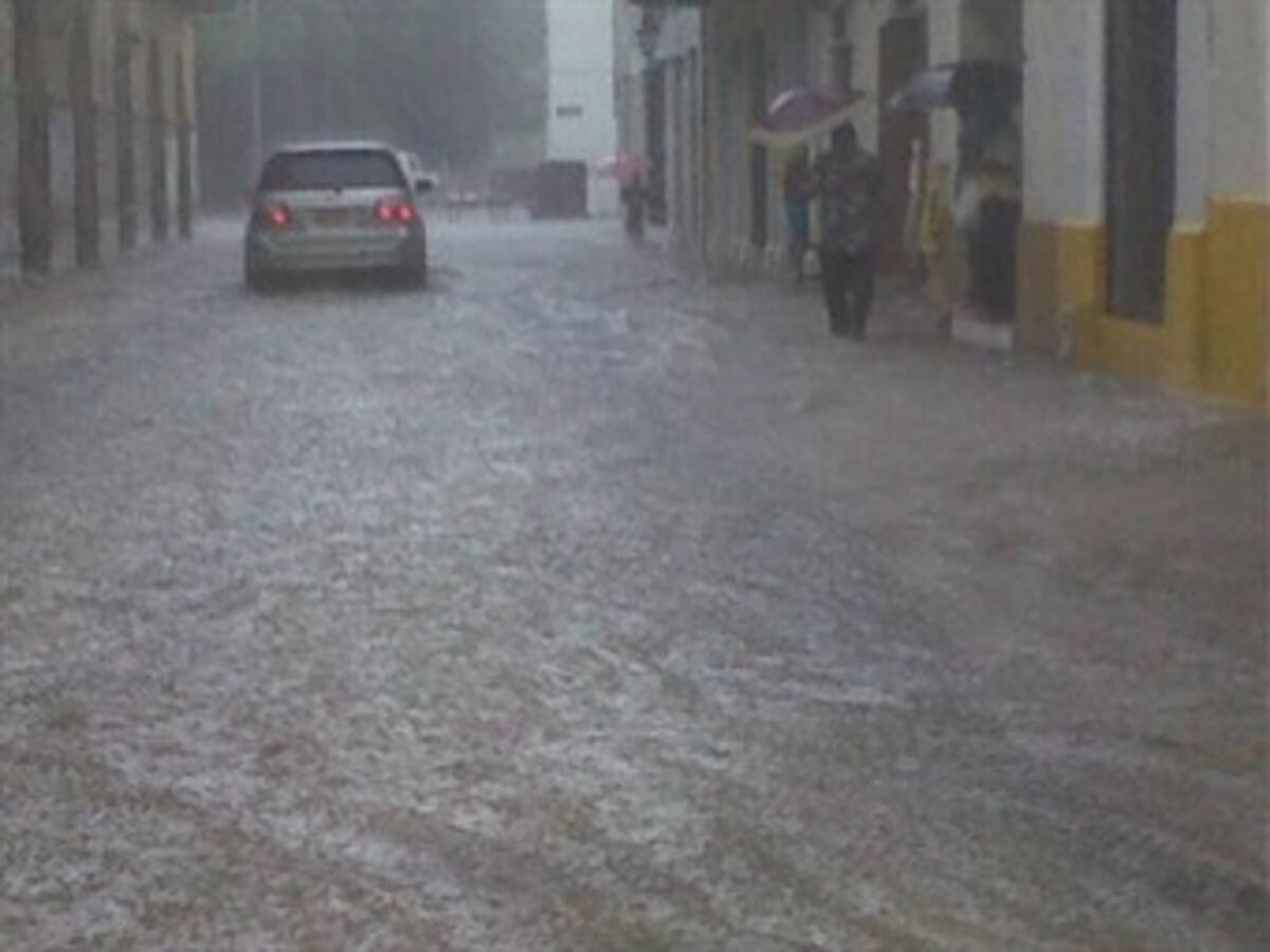 Santos anuncia cien carrotanques para abastecer de agua a Manizales