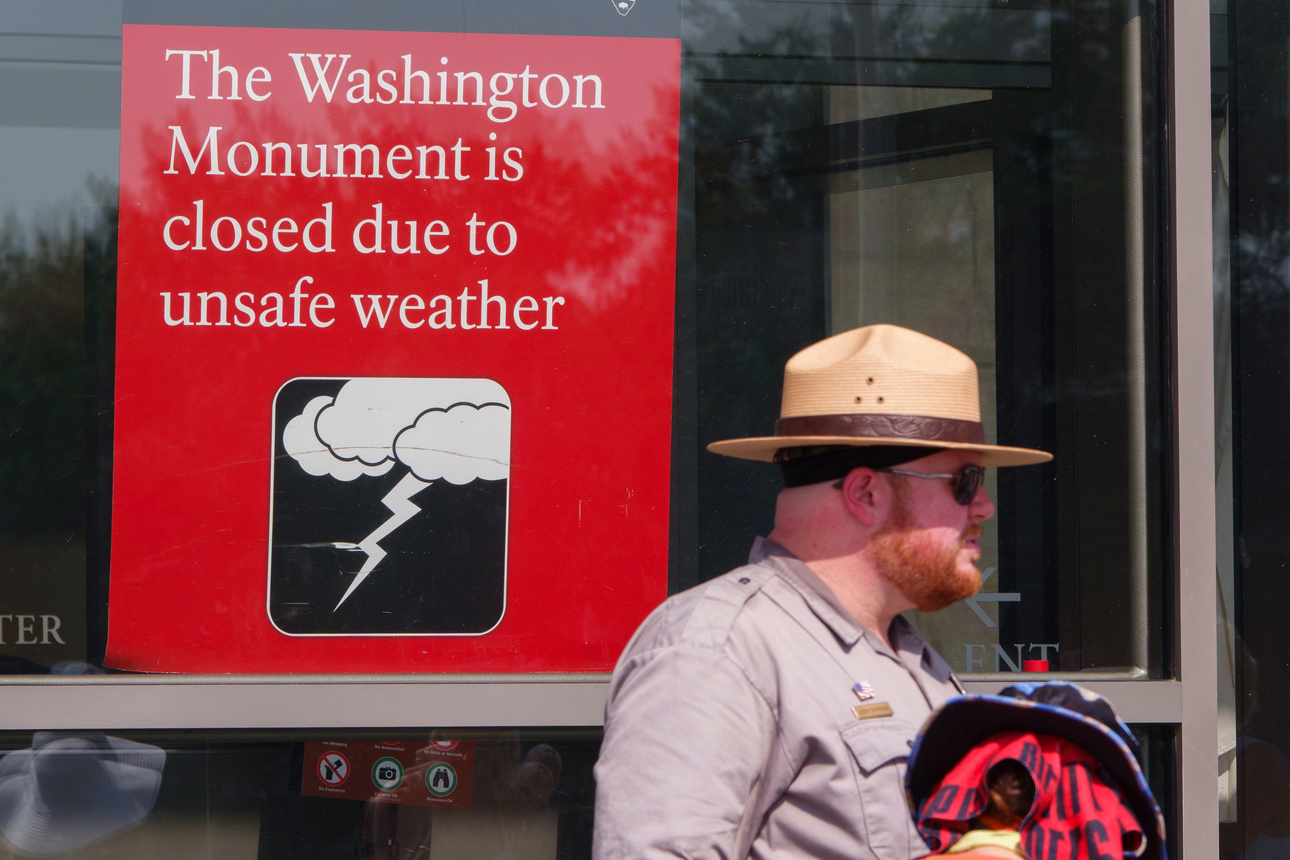Cierre temporal del Monumento Washington por ola de calor.
(Foto:   Kevin Carter/Getty Images)