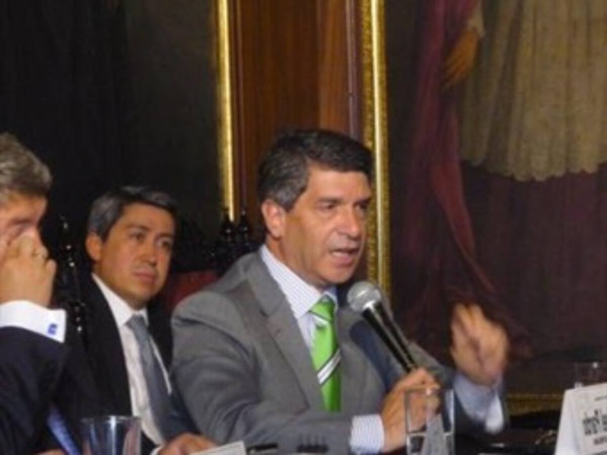 'El trapo rojo siempre se mueve', dice Pardo frente a críticas de Gaviria