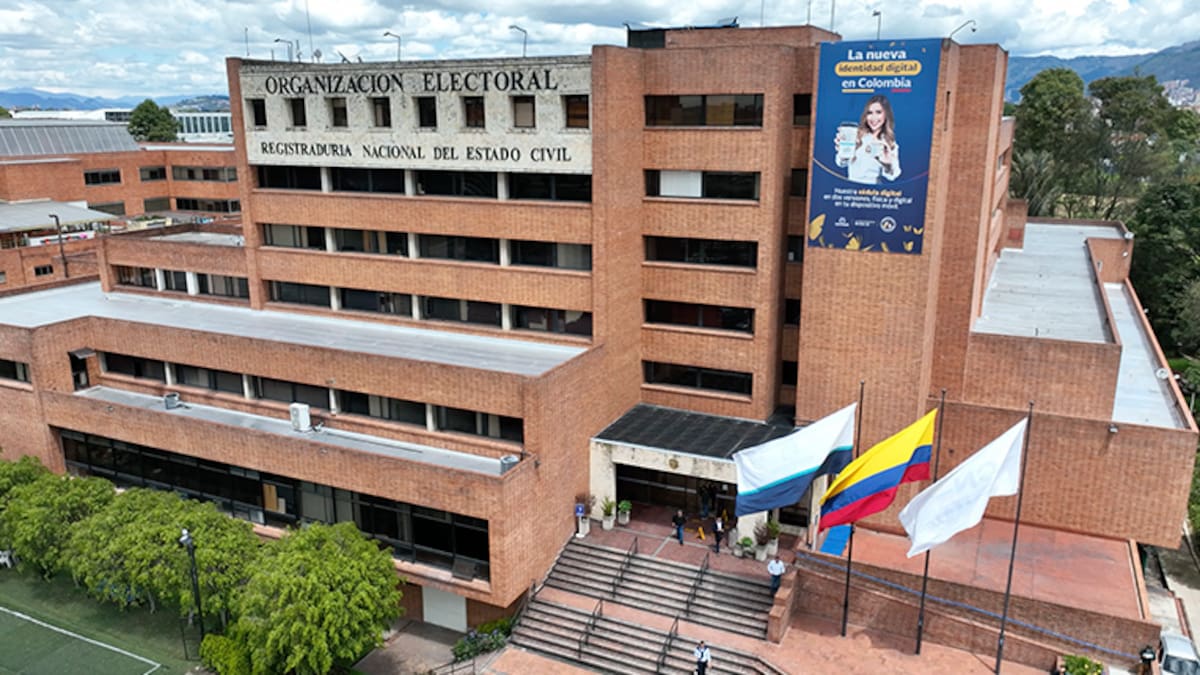 ¿Contratistas de la SIC amedrentaron a funcionarios de la Registraduría?