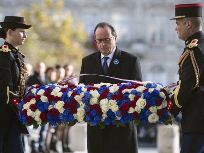 Francia conmemora el primer aniversario de los atentados de París